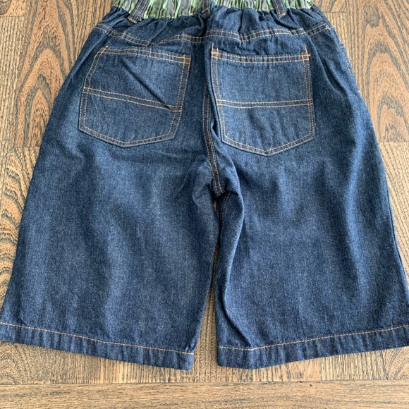 Comfortable denim shorts - Picture 2 of 3